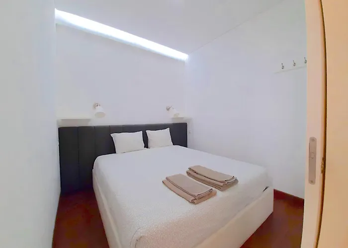 Vb By Flat In Oporto