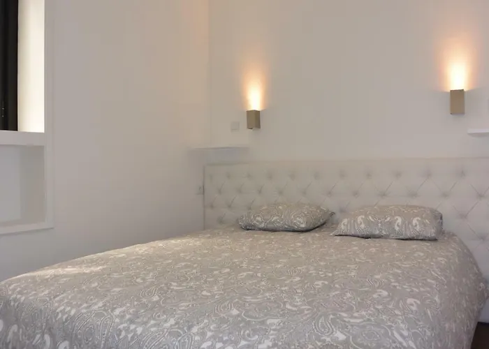 Vb By Flat In Appartement