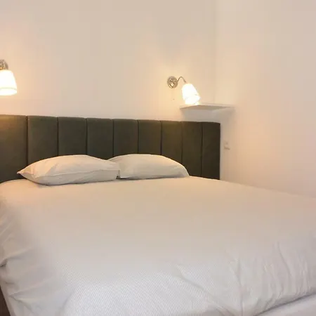 Alvarinho For 4, Vb Flats In Bolhao *